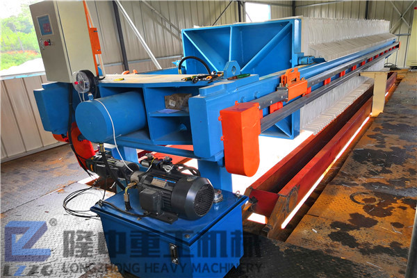 隆中知道：污泥框壓濾機(jī)濾板材質(zhì)選擇問題