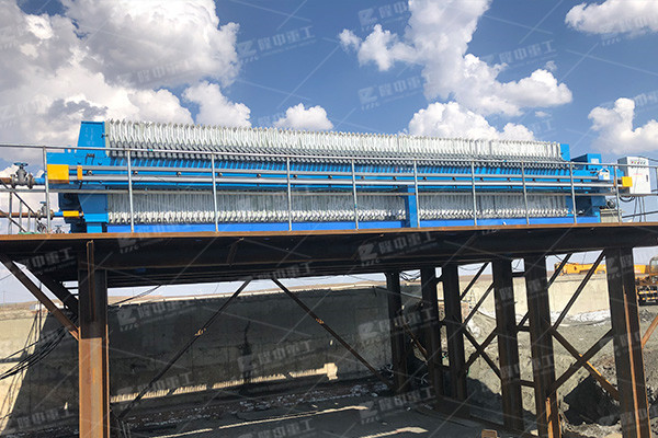 污泥壓濾機(jī)出料渾濁怎么辦？四招可以很好的解決這個問題