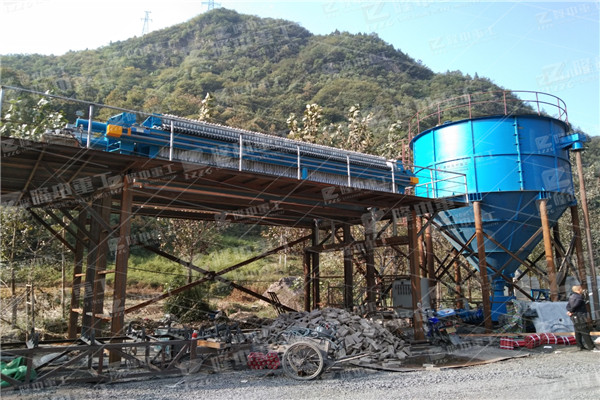 廂式隔膜壓濾機濾室為什么會出現(xiàn)泄漏？有什么解決辦法？